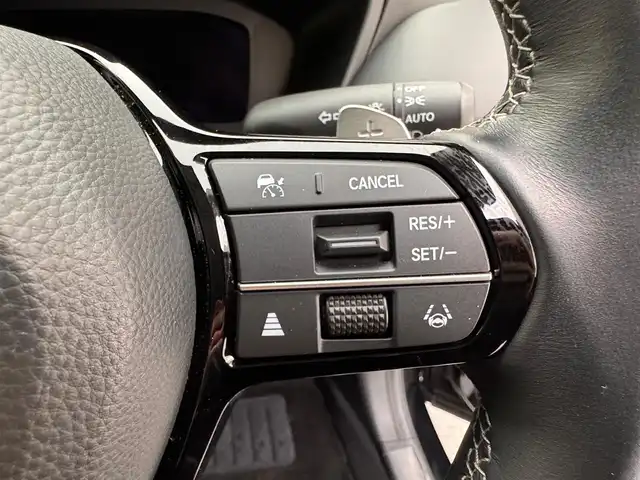 ホンダ ＺＲ－Ｖ Z 兵庫県 2022(令4)年 0.8万km クリスタルブラックパール 純正メモリナビ/（BT、フルセグ、ＵＳＢ）/純正ＤＡ/スマートフォン連携/ワイヤレス充電/BOSEサウンド/ドライブレコーダー/アラウンドビューモニター/パドルシフト/レザーシート/パワーシート/シートヒーター/ハンズフリーバックドア/ACC/PCS/LKA/BSM/ステアリングヒーター/ビルトインETC2.0/LEDヘッドライト/オートハイビーム/スペアキー×１/純正フロアマット/純正ドアバイザー/純正18インチAW