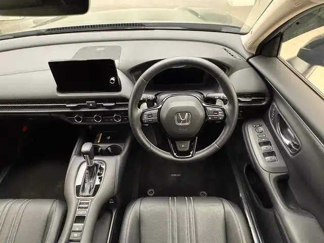 ホンダ ＺＲ－Ｖ Z 兵庫県 2022(令4)年 0.8万km クリスタルブラックパール 純正メモリナビ/（BT、フルセグ、ＵＳＢ）/純正ＤＡ/スマートフォン連携/ワイヤレス充電/BOSEサウンド/ドライブレコーダー/アラウンドビューモニター/パドルシフト/レザーシート/パワーシート/シートヒーター/ハンズフリーバックドア/ACC/PCS/LKA/BSM/ステアリングヒーター/ビルトインETC2.0/LEDヘッドライト/オートハイビーム/スペアキー×１/純正フロアマット/純正ドアバイザー/純正18インチAW