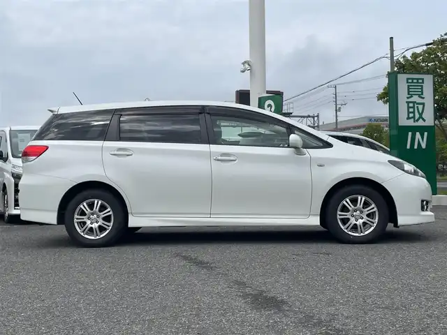 トヨタ ウィッシュ 1．8X HIDセレクション 道央・札幌 2011(平23)年 10.7万km ホワイトパールクリスタルシャイン 4WD/純正HDDナビ/FM/AM/CD/DVD/フルセグTV/BT/横滑り防止システム/バックカメラ/ワイパーデアイサー /電動格納ミラー/スマートキー/プッシュスタート/オートライト/ドアバイザー/ETC