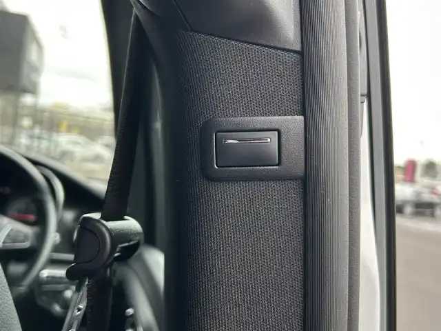 メルセデス・ベンツ Ｖ２２０ d スポーツ ロング 茨城県 2016(平28)年 4.7万km ロッククリスタルホワイト パノラマＳＲ　/３６０度カメラ　/Ｂｕｒｍｅｓｔｅｒ　/ＲＳＰ　/ＡＣＣ　/ＬＫＡ　/ＢＳＡ　/両側パワースライドドア　/ＰＷテールゲート　/黒革　/シートヒーター　/Ｍ付ＰＷシート　/ナビ　/１２セグ　/ＢＴ/アンビエントライト　/ＬＥＤ　/ＥＴＣ/禁煙車