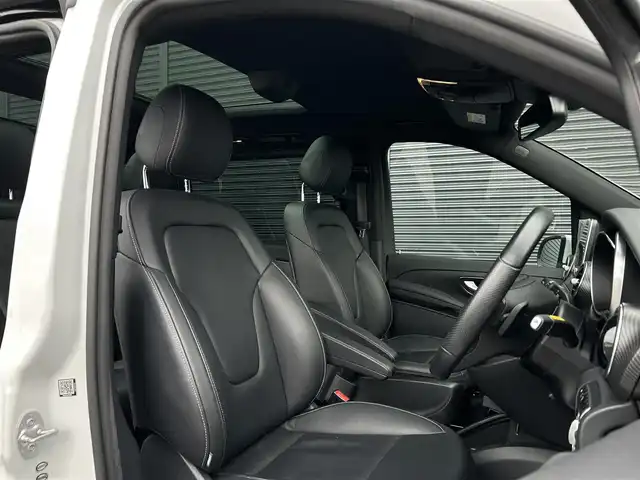 メルセデス・ベンツ Ｖ２２０ d スポーツ ロング 茨城県 2016(平28)年 4.7万km ロッククリスタルホワイト パノラマＳＲ　/３６０度カメラ　/Ｂｕｒｍｅｓｔｅｒ　/ＲＳＰ　/ＡＣＣ　/ＬＫＡ　/ＢＳＡ　/両側パワースライドドア　/ＰＷテールゲート　/黒革　/シートヒーター　/Ｍ付ＰＷシート　/ナビ　/１２セグ　/ＢＴ/アンビエントライト　/ＬＥＤ　/ＥＴＣ/禁煙車