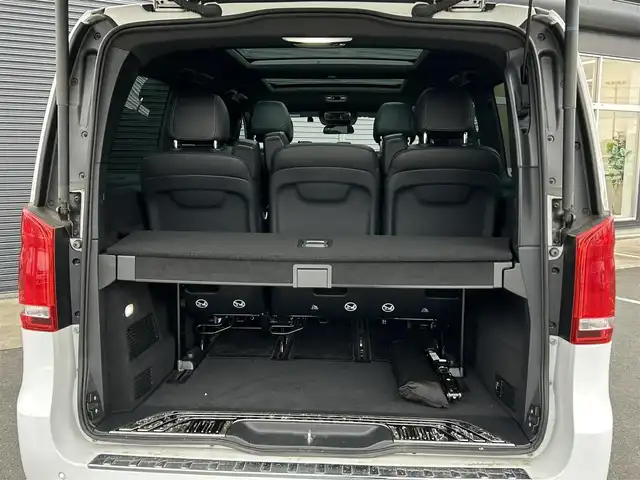 メルセデス・ベンツ Ｖ２２０ d スポーツ ロング 茨城県 2016(平28)年 4.7万km ロッククリスタルホワイト パノラマＳＲ　/３６０度カメラ　/Ｂｕｒｍｅｓｔｅｒ　/ＲＳＰ　/ＡＣＣ　/ＬＫＡ　/ＢＳＡ　/両側パワースライドドア　/ＰＷテールゲート　/黒革　/シートヒーター　/Ｍ付ＰＷシート　/ナビ　/１２セグ　/ＢＴ/アンビエントライト　/ＬＥＤ　/ＥＴＣ/禁煙車