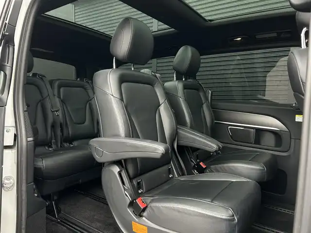 メルセデス・ベンツ Ｖ２２０ d スポーツ ロング 茨城県 2016(平28)年 4.7万km ロッククリスタルホワイト パノラマＳＲ　/３６０度カメラ　/Ｂｕｒｍｅｓｔｅｒ　/ＲＳＰ　/ＡＣＣ　/ＬＫＡ　/ＢＳＡ　/両側パワースライドドア　/ＰＷテールゲート　/黒革　/シートヒーター　/Ｍ付ＰＷシート　/ナビ　/１２セグ　/ＢＴ/アンビエントライト　/ＬＥＤ　/ＥＴＣ/禁煙車