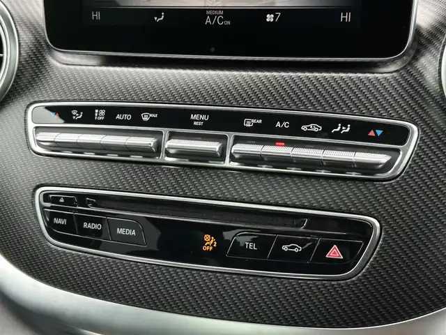 メルセデス・ベンツ Ｖ２２０ d スポーツ ロング 茨城県 2016(平28)年 4.7万km ロッククリスタルホワイト パノラマＳＲ　/３６０度カメラ　/Ｂｕｒｍｅｓｔｅｒ　/ＲＳＰ　/ＡＣＣ　/ＬＫＡ　/ＢＳＡ　/両側パワースライドドア　/ＰＷテールゲート　/黒革　/シートヒーター　/Ｍ付ＰＷシート　/ナビ　/１２セグ　/ＢＴ/アンビエントライト　/ＬＥＤ　/ＥＴＣ/禁煙車