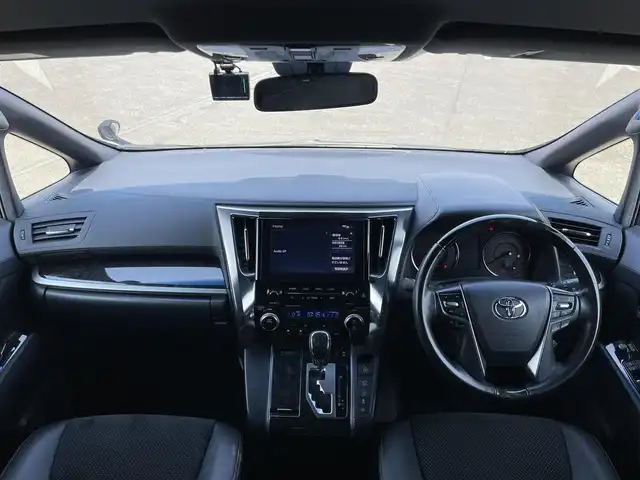 トヨタ アルファード S タイプゴールド 道央・札幌 2020(令2)年 5.6万km スパークリングブラックパールクリスタルシャイン ４WD/ワンオーナー/純正ディスプレイオーディオ/CD/DVD/BT/フルセグ/純正フリップダウンモニター/トヨタセーフティセンス/プリクラッシュセーフティ/横滑り防止装置/レーダークルーズコントロール/レーンキープアシスト/レーンキープアシスト/パーキングサポートブレーキ/ロードサインアシスト/バックカメラ/ビルトインETC/ドライブレコーダー/アイドリングストップ/ECOMODE/両側パワースライドドア/パワーバックドア/ハーフレザーシート/2列目オットマン/革巻きウッドコンビステアリング/ステアリングリモコン/AC100V/MTモード付AT/プッシュスタート/スマートキー/LEDヘッドライト/オートライト/オートハイビーム/フォグランプ/電動格納ミラー/ウィンカーミラー/純正フロアマット/ドアバイザー