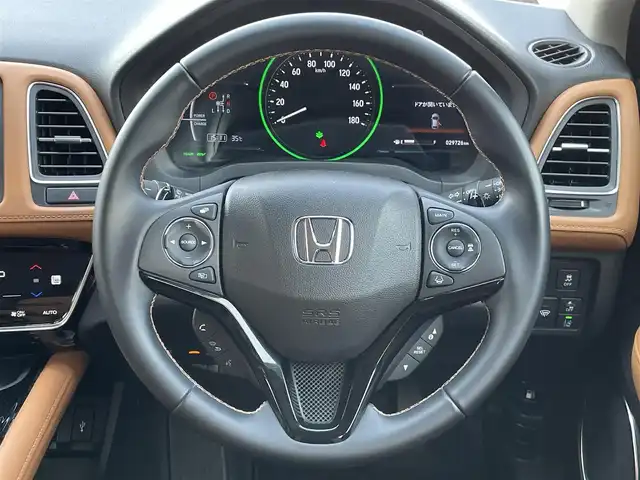 ホンダ ヴェゼル ハイブリッド Z ホンダセンシング 東京都 2020(令2)年 3万km プレミアムスパークルブラックパール 純正ナビ/バックモニター/シティブレーキアクティブシステム/路外逸脱抑制機能/アダプティブクルーズコントロール/シートヒーター/ＥＴＣ/ドライブレコーダー/ステアリングスイッチ/スマートキー