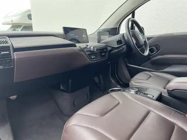 ＢＭＷ ｉ３ レンジエクステンダー 東京都 2019(令1)年 3.9万km ベージュⅡ スイートベース/レンジエクステンダー装着車/iDriveナビ/Bluetooth/USB/ブラウン革シート/前席シートヒーター/アンビエントライト/Harman/Kardon/インテリジェントセーフティパッケージ/アダプティブクルーズコントロール/レーンディパーチャーワーニング/充電ケーブル有り/LEDオートライト/コンフォートアクセス/ミラー型ETC/ドライブレコーダー/純正19inchAW/保証書　取説　記録簿　スペアキー有り