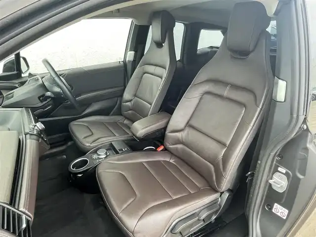 ＢＭＷ ｉ３ レンジエクステンダー 東京都 2019(令1)年 3.9万km ベージュⅡ スイートベース/レンジエクステンダー装着車/iDriveナビ/Bluetooth/USB/ブラウン革シート/前席シートヒーター/アンビエントライト/Harman/Kardon/インテリジェントセーフティパッケージ/アダプティブクルーズコントロール/レーンディパーチャーワーニング/充電ケーブル有り/LEDオートライト/コンフォートアクセス/ミラー型ETC/ドライブレコーダー/純正19inchAW/保証書　取説　記録簿　スペアキー有り