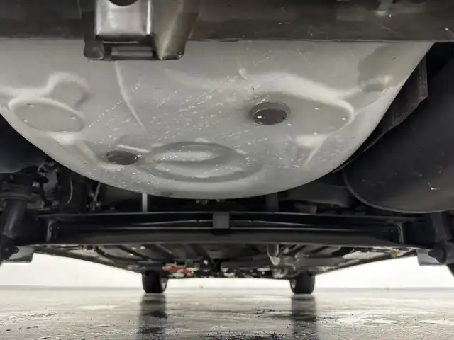トヨタ シエンタ ハイブリッド G クエロ 三重県 2019(令1)年 5.6万km ブラックマイカ ハイブリッド/FF/インパネCVT/イクリプス 7インチナビ AVN-Z04i/（AM/FM/TV/Bluetooth/DS/CD/DVD/SD/SDREC/USB/外部入力）/ALPINE 10.1インチ 後席フリップダウンモニター RSH10XS/バックカメラ/モデリスタエアロ（フロント/サイド/リヤアンダー）/両側パワースライドドア/ドライブレコーダー 前後/ETC/Toyota Safety Sense/・プリクラッシュセーフティ［PCS］/・レーンディパーチャーアラート［LDA］/・オートハイビーム［AHB］/・インテリジェントクリアランスソナー［パーキングサポートブレーキ（PKSB）（静止物）］/・先行車発進告知機能［TMN］/装備/・ハーフレザーシート/・オートエアコン/・【OP】LEDヘッドランプ＆フロントフォグランプ/・プッシュスタート/・社外15inAW（冬タイヤ）/・取/ナビ取/後席モニター取/エアロ取/・スマートキーx2