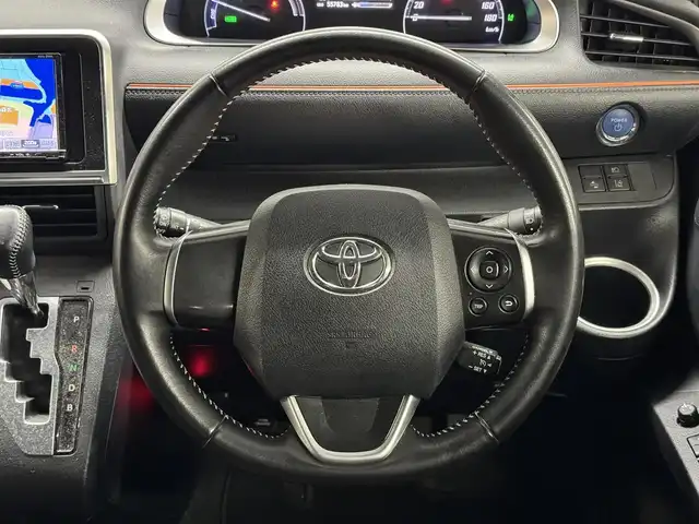 トヨタ シエンタ ハイブリッド G クエロ 三重県 2019(令1)年 5.6万km ブラックマイカ ハイブリッド/FF/インパネCVT/イクリプス 7インチナビ AVN-Z04i/（AM/FM/TV/Bluetooth/DS/CD/DVD/SD/SDREC/USB/外部入力）/ALPINE 10.1インチ 後席フリップダウンモニター RSH10XS/バックカメラ/モデリスタエアロ（フロント/サイド/リヤアンダー）/両側パワースライドドア/ドライブレコーダー 前後/ETC/Toyota Safety Sense/・プリクラッシュセーフティ［PCS］/・レーンディパーチャーアラート［LDA］/・オートハイビーム［AHB］/・インテリジェントクリアランスソナー［パーキングサポートブレーキ（PKSB）（静止物）］/・先行車発進告知機能［TMN］/装備/・ハーフレザーシート/・オートエアコン/・【OP】LEDヘッドランプ＆フロントフォグランプ/・プッシュスタート/・社外15inAW（冬タイヤ）/・取/ナビ取/後席モニター取/エアロ取/・スマートキーx2