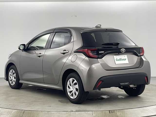 トヨタ ヤリス G 愛知県 2022(令4)年 1.2万km アバンギャルドブロンズメタリック 純正7インチディスプレイオーディオ/・ナビ/・バックカメラ/・CD/DVD/・Bluetooth/前席シートヒーター/ドライブレコーダー前後/ビルトインETC/LEDヘッドライト/トヨタセーフティセンス/スマートキー/プッシュスタート