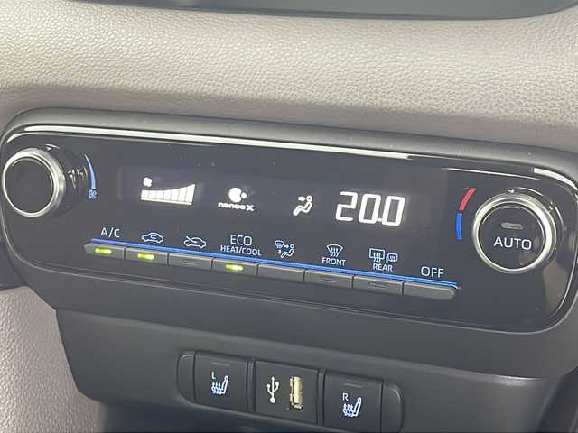 トヨタ ヤリス G 愛知県 2022(令4)年 1.2万km アバンギャルドブロンズメタリック 純正7インチディスプレイオーディオ/・ナビ/・バックカメラ/・CD/DVD/・Bluetooth/前席シートヒーター/ドライブレコーダー前後/ビルトインETC/LEDヘッドライト/トヨタセーフティセンス/スマートキー/プッシュスタート