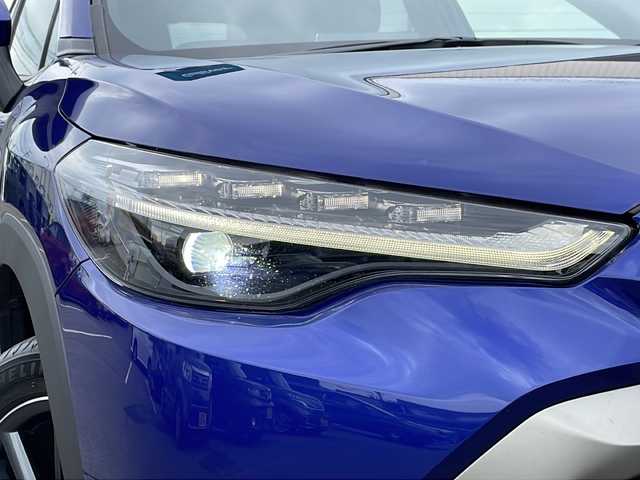トヨタ カローラ クロス ハイブリッド Z 道北・旭川 2022(令4)年 2.4万km ダークブルーマイカM ・禁煙車/・４WD/・純正ディスプレイオーディオナビ/BT/USB/・パノラミックビューモニター/・ハンズフリーパワーバックドア/・オートライト/・オートマチックハイビーム/・ハーフレザーシート/・プリクラッシュブレーキ/・レーダークルーズコントロール/・レーンキープアシスト/・前席シートヒーター/・パワーシート/・LEDヘッドライト/フォグランプ/・ミラーヒーター/・革巻きステアリング/・ステアリングスイッチ/・ETC/・純正ゴムマット/・ウィンカーミラー/・１００V電源