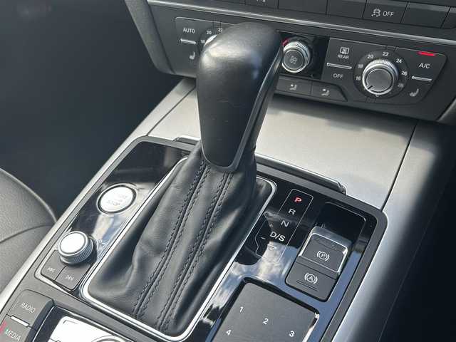 アウディ Ａ６ アバント 2．0 TFSI クワトロ 道東・釧路十勝 2016(平28)年 5.1万km グレイシアホワイトメタリック アダプティブクルーズコントロール/アクティブレーンアシスト/ブラインドスポットモニター/黒革/シートヒーター/メモリ付きパワーシート/パワーバックドア/フットトランクオープナー/純正メモリナビ/CD/DVD/BT/USB/バーチャルコックピット/バックカメラ/コーナーセンサー(前後)/純正18インチAW/純正フロアマット/キセノンヘッドライト/オートライト/リアフォグライト/ETC