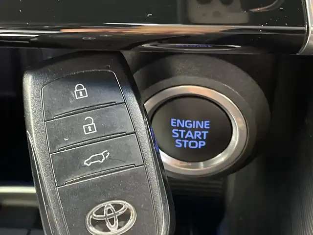 トヨタ ハリアー Z 新潟県 2021(令3)年 4.5万km プレシャスブラックパール 純正メモリナビ/（BT/FM/AM/フルセグTV)/バック/サイドカメラ/ステアリングスイッチ/パワーシート/ハーフレザーシート/電動リアゲート/JBLサウンドスピーカー/ブラインドスポットモニター/ヘッドアップディスプレイ/純正LEDオートヘッドライト/オートハイビーム/フロントフォグライト/電格ミラー/ウィンカーミラー/ドアバイザー/ETC2.0/スペアキー×1