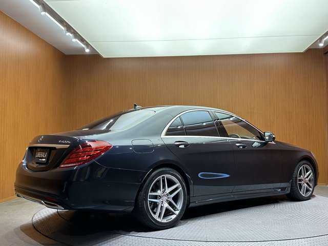 メルセデス・ベンツ Ｓ３００ ハイブリッド エクスクルーシブ 千葉県 2015(平27)年 3.5万km 紺 ＡＭＧライン　/ラグジュアリーＰＫＧ　/パノラマＳＲ　/黒革　/Ｂｕｒｍｅｓｔｅｒサウンド　/ＡＣＣ　/ＨＵＤ　/ナビ　/ＴＶ　/３６０°シートＨ　/ベンチレーション　/電動トランク　/衝突軽減Ｂ　/ＢＳＭ　/ＬＫＡ　/ドラレコ
