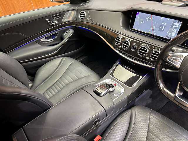 メルセデス・ベンツ Ｓ３００ ハイブリッド エクスクルーシブ 千葉県 2015(平27)年 3.5万km 紺 ＡＭＧライン　/ラグジュアリーＰＫＧ　/パノラマＳＲ　/黒革　/Ｂｕｒｍｅｓｔｅｒサウンド　/ＡＣＣ　/ＨＵＤ　/ナビ　/ＴＶ　/３６０°シートＨ　/ベンチレーション　/電動トランク　/衝突軽減Ｂ　/ＢＳＭ　/ＬＫＡ　/ドラレコ