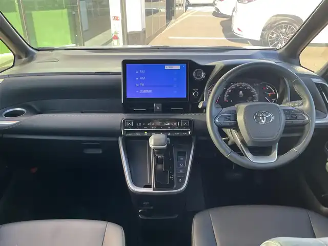 トヨタ ノア S－Z 和歌山県 2023(令5)年 2.9万km ホワイトパールクリスタルシャイン 純正コネクトナビ/フルセグTV/バックカメラ/プリクラッシュセーフティー/レーダークルーズコントロール/レーンディパーチャーアラート/クリアランスソナー/純正フロアマット/両側パワースライドドア/ビルトインETC/ユニバーサルステップ/シートヒーター/LEDヘッドライト/オートライト/オートマチックハイビーム