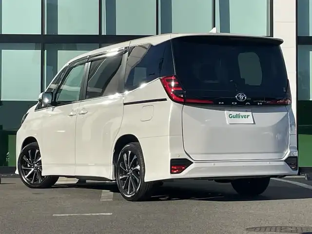 トヨタ ノア S－Z 和歌山県 2023(令5)年 2.9万km ホワイトパールクリスタルシャイン 純正コネクトナビ/フルセグTV/バックカメラ/プリクラッシュセーフティー/レーダークルーズコントロール/レーンディパーチャーアラート/クリアランスソナー/純正フロアマット/両側パワースライドドア/ビルトインETC/ユニバーサルステップ/シートヒーター/LEDヘッドライト/オートライト/オートマチックハイビーム