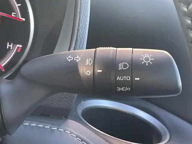 トヨタ ノア S－Z 和歌山県 2023(令5)年 2.9万km ホワイトパールクリスタルシャイン 純正コネクトナビ/フルセグTV/バックカメラ/プリクラッシュセーフティー/レーダークルーズコントロール/レーンディパーチャーアラート/クリアランスソナー/純正フロアマット/両側パワースライドドア/ビルトインETC/ユニバーサルステップ/シートヒーター/LEDヘッドライト/オートライト/オートマチックハイビーム