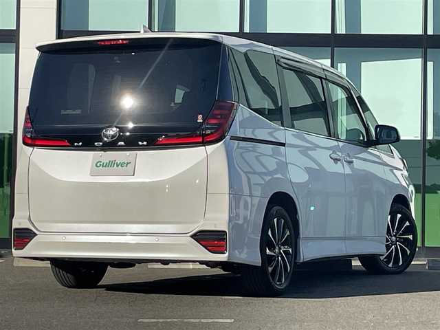 トヨタ ノア S－Z 和歌山県 2023(令5)年 2.9万km ホワイトパールクリスタルシャイン 純正コネクトナビ/フルセグTV/バックカメラ/プリクラッシュセーフティー/レーダークルーズコントロール/レーンディパーチャーアラート/クリアランスソナー/純正フロアマット/両側パワースライドドア/ビルトインETC/ユニバーサルステップ/シートヒーター/LEDヘッドライト/オートライト/オートマチックハイビーム