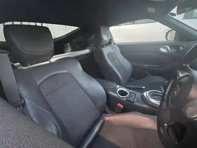 日産 フェアレディ Ｚ バージョンT 愛知県 2011(平23)年 12.5万km バイブラントレッド (株)IDOMが運営する【じしゃロン名古屋鳴海店】の自社ローン専用車両になりますこちらは現金またはオートローンご利用時の価格です。自社ローンご希望の方は別途その旨お申付け下さい/プッシュスタート/フルセグテレビ/バックカメラ/クルーズコントロール/純正ナビ/ワンオーナー/パドルシフト