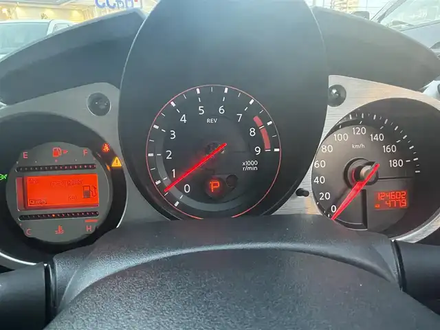 日産 フェアレディ Ｚ バージョンT 愛知県 2011(平23)年 12.5万km バイブラントレッド (株)IDOMが運営する【じしゃロン名古屋鳴海店】の自社ローン専用車両になりますこちらは現金またはオートローンご利用時の価格です。自社ローンご希望の方は別途その旨お申付け下さい/プッシュスタート/フルセグテレビ/バックカメラ/クルーズコントロール/純正ナビ/ワンオーナー/パドルシフト