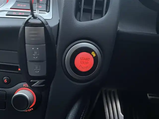 日産 フェアレディ Ｚ バージョンT 愛知県 2011(平23)年 12.5万km バイブラントレッド (株)IDOMが運営する【じしゃロン名古屋鳴海店】の自社ローン専用車両になりますこちらは現金またはオートローンご利用時の価格です。自社ローンご希望の方は別途その旨お申付け下さい/プッシュスタート/フルセグテレビ/バックカメラ/クルーズコントロール/純正ナビ/ワンオーナー/パドルシフト