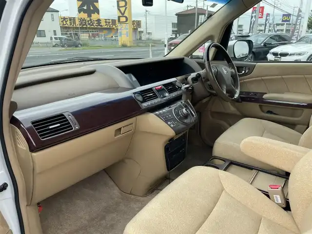 ホンダ エリシオン G プレミアム 埼玉県 2005(平17)年 10.1万km ブルーイッシュホワイトパール 両側パワースライドドア/純正フリップダウンモニター/ウッド調パネル/ウッドレザーコンビステア/社外ＥＴＣ/ダブルエアバッグ/アンチロックブレーキ