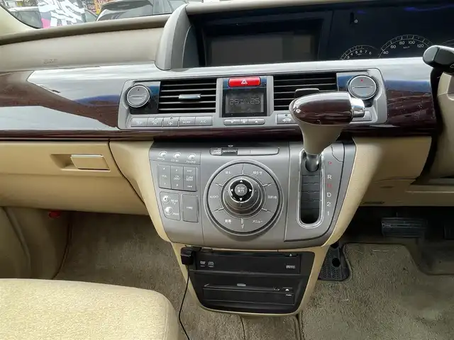 ホンダ エリシオン G プレミアム 埼玉県 2005(平17)年 10.1万km ブルーイッシュホワイトパール 両側パワースライドドア/純正フリップダウンモニター/ウッド調パネル/ウッドレザーコンビステア/社外ＥＴＣ/ダブルエアバッグ/アンチロックブレーキ