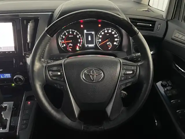 トヨタ ヴェルファイア Z Gエディション 滋賀県 2019(令1)年 8.4万km ホワイトパールクリスタルシャイン ムーンルーフ/ALPINE製メモリナビ/(フルセグTV CD DVD Bluetooth)/トヨタセーフティセンス/・プリクラッシュセーフティ/・車線逸脱警報/・レーダークルーズコントロール/・パーキングサポートブレーキ/リヤモニター/レザーシート/シートヒーター/ベンチレーション/ステアリングリモコン/ステアリングヒーター/ドライブレコーダー/ビルトインETC/電動パーキングブレーキ/プッシュスタート/スマートキー/オートブレーキホールド/両側パワースライドドア/電動格納ミラー/ウインカーミラー/シーケンシャルウインカー/LEDヘッドライト/オートマチックハイビーム
