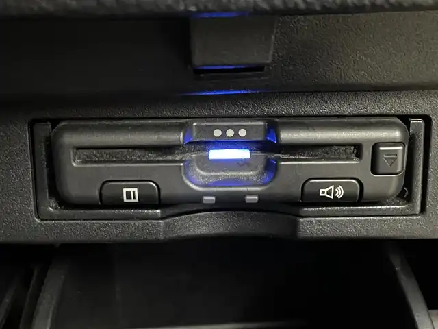 トヨタ ヴェルファイア Z Gエディション 滋賀県 2019(令1)年 8.4万km ホワイトパールクリスタルシャイン ムーンルーフ/ALPINE製9インチメモリナビ/(フルセグTV CD DVD Bluetooth)/トヨタセーフティセンス/プリクラッシュセーフティ/車線逸脱警報/レーダークルーズコントロール/パーキングサポートブレーキ/リヤモニター/レザーシート/シートヒーター/ベンチレーション/ステアリングリモコン/ステアリングヒーター/ドライブレコーダー/ビルトインETC/電動パーキングブレーキ/プッシュスタート/スマートキー/オートブレーキホールド/両側パワースライドドア/電動格納ミラー/ウインカーミラー/シーケンシャルウインカー/LEDヘッドライト/オートマチックハイビーム