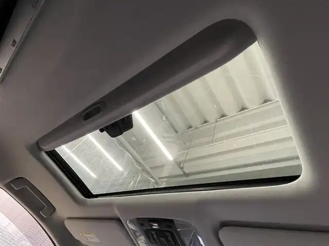 トヨタ ヴェルファイア Z Gエディション 滋賀県 2019(令1)年 8.4万km ホワイトパールクリスタルシャイン ムーンルーフ/ALPINE製9インチメモリナビ/(フルセグTV CD DVD Bluetooth)/トヨタセーフティセンス/プリクラッシュセーフティ/車線逸脱警報/レーダークルーズコントロール/パーキングサポートブレーキ/リヤモニター/レザーシート/シートヒーター/ベンチレーション/ステアリングリモコン/ステアリングヒーター/ドライブレコーダー/ビルトインETC/電動パーキングブレーキ/プッシュスタート/スマートキー/オートブレーキホールド/両側パワースライドドア/電動格納ミラー/ウインカーミラー/シーケンシャルウインカー/LEDヘッドライト/オートマチックハイビーム