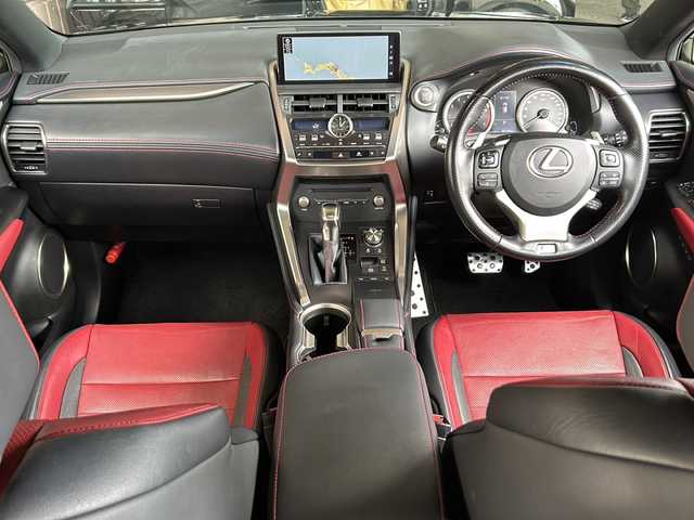 レクサス ＮＸ 300 Fスポーツ 静岡県 2017(平29)年 8.7万km グラファイトブラックガラスフレーク 純正メモリナビ/・CD/・DVD/・フルセグＴＶ/・Bluetooth/・USB/・AM/・FM/主要装備/・サンルーフ/・衝突軽減/・レーンキープ/・追従クルコン/・全方位カメラ/・BSM/・パワーバックドア/・ルーフレール/・レザーシート/・パワーシートD/N席/・シートヒーターD/N席/・エアシートD/N席/・ETC2.0/・ドラレコ/・純正フロアマット/・純正アルミホイール/・LEDヘッドライト/・オートハイビーム