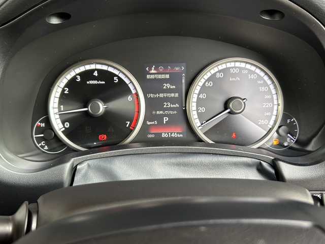 レクサス ＮＸ 300 Fスポーツ 静岡県 2017(平29)年 8.7万km グラファイトブラックガラスフレーク 純正メモリナビ/・CD/・DVD/・フルセグＴＶ/・Bluetooth/・USB/・AM/・FM/主要装備/・サンルーフ/・衝突軽減/・レーンキープ/・追従クルコン/・全方位カメラ/・BSM/・パワーバックドア/・ルーフレール/・レザーシート/・パワーシートD/N席/・シートヒーターD/N席/・エアシートD/N席/・ETC2.0/・ドラレコ/・純正フロアマット/・純正アルミホイール/・LEDヘッドライト/・オートハイビーム