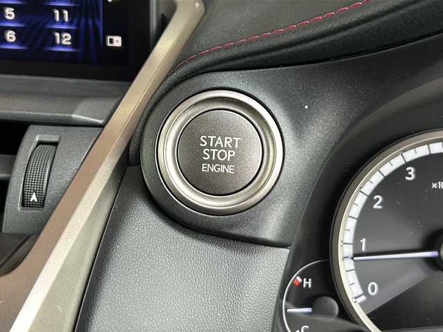 レクサス ＮＸ 300 Fスポーツ 静岡県 2017(平29)年 8.7万km グラファイトブラックガラスフレーク 純正メモリナビ/・CD/・DVD/・フルセグＴＶ/・Bluetooth/・USB/・AM/・FM/主要装備/・サンルーフ/・衝突軽減/・レーンキープ/・追従クルコン/・全方位カメラ/・BSM/・パワーバックドア/・ルーフレール/・レザーシート/・パワーシートD/N席/・シートヒーターD/N席/・エアシートD/N席/・ETC2.0/・ドラレコ/・純正フロアマット/・純正アルミホイール/・LEDヘッドライト/・オートハイビーム