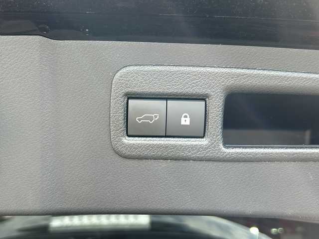 レクサス ＮＸ 300 Fスポーツ 静岡県 2017(平29)年 8.7万km グラファイトブラックガラスフレーク 純正メモリナビ/・CD/・DVD/・フルセグＴＶ/・Bluetooth/・USB/・AM/・FM/主要装備/・サンルーフ/・衝突軽減/・レーンキープ/・追従クルコン/・全方位カメラ/・BSM/・パワーバックドア/・ルーフレール/・レザーシート/・パワーシートD/N席/・シートヒーターD/N席/・エアシートD/N席/・ETC2.0/・ドラレコ/・純正フロアマット/・純正アルミホイール/・LEDヘッドライト/・オートハイビーム