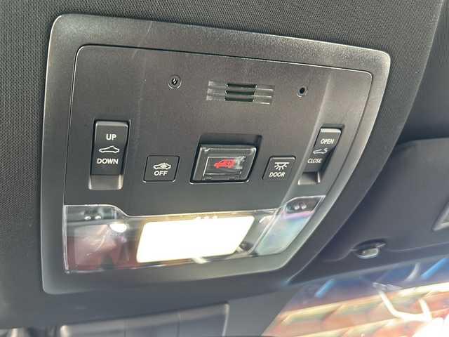 レクサス ＮＸ 300 Fスポーツ 静岡県 2017(平29)年 8.7万km グラファイトブラックガラスフレーク 純正メモリナビ/・CD/・DVD/・フルセグＴＶ/・Bluetooth/・USB/・AM/・FM/主要装備/・サンルーフ/・衝突軽減/・レーンキープ/・追従クルコン/・全方位カメラ/・BSM/・パワーバックドア/・ルーフレール/・レザーシート/・パワーシートD/N席/・シートヒーターD/N席/・エアシートD/N席/・ETC2.0/・ドラレコ/・純正フロアマット/・純正アルミホイール/・LEDヘッドライト/・オートハイビーム