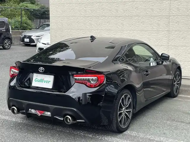 トヨタ ８６ GT 埼玉県 2017(平29)年 4.3万km クリスタルブラックシリカ /6速MT//純正メモリナビ//ワンセグTV//バックカメラ//CD&Bluetooth//クルーズコントロール//ETC//スマートキーx2//LEDヘッドライト//LEDフォグランプ//ドラレコ(SDカード欠)//W.サイド.カーテンエアバッグ//ABS//横滑り防止装置//革巻きステアリング//オートライト//リヤスポイラー//スモークフィルム//純正17インチAW//新車時保証書//取扱説明書//ナビ取説