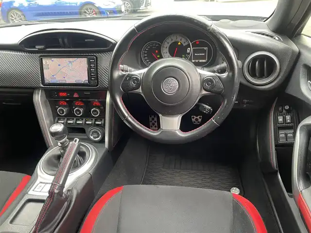 トヨタ ８６ GT 埼玉県 2017(平29)年 4.3万km クリスタルブラックシリカ /6速MT//純正メモリナビ//ワンセグTV//バックカメラ//CD&Bluetooth//クルーズコントロール//ETC//スマートキーx2//LEDヘッドライト//LEDフォグランプ//ドラレコ(SDカード欠)//W.サイド.カーテンエアバッグ//ABS//横滑り防止装置//革巻きステアリング//オートライト//リヤスポイラー//スモークフィルム//純正17インチAW//新車時保証書//取扱説明書//ナビ取説