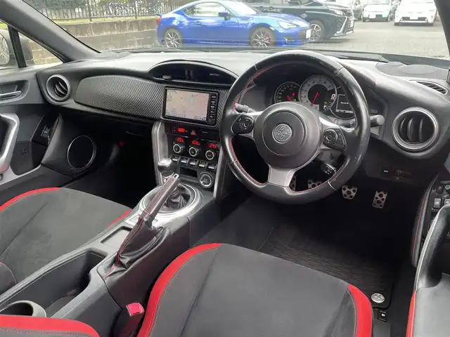 トヨタ ８６ GT 埼玉県 2017(平29)年 4.3万km クリスタルブラックシリカ /6速MT//純正メモリナビ//ワンセグTV//バックカメラ//CD&Bluetooth//クルーズコントロール//ETC//スマートキーx2//LEDヘッドライト//LEDフォグランプ//ドラレコ(SDカード欠)//W.サイド.カーテンエアバッグ//ABS//横滑り防止装置//革巻きステアリング//オートライト//リヤスポイラー//スモークフィルム//純正17インチAW//新車時保証書//取扱説明書//ナビ取説