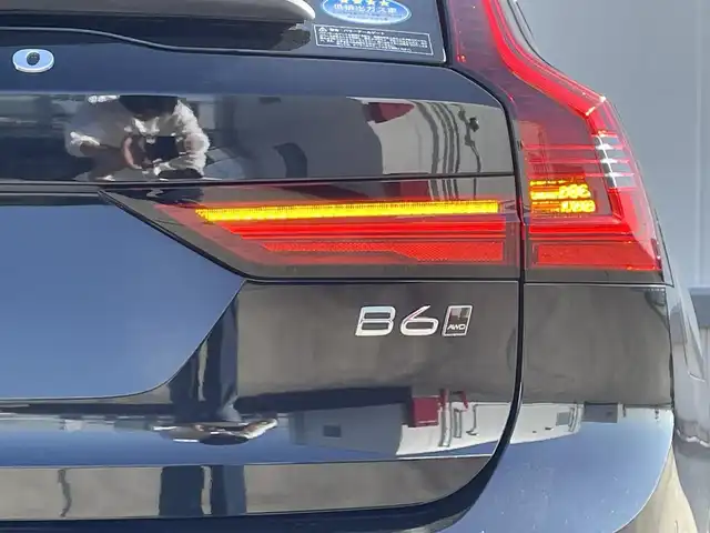 ボルボ Ｖ９０ B6 AWD Rデザイン 東京都 2020(令2)年 4.4万km 黒 ワンオーナー/Ｂ＆Ｗサウンド/純正ナビ/３６０°カメラ/レザーシート/シートヒーター/パノラマガラスルーフ/ドライブレコーダー/ETC/スマートキー