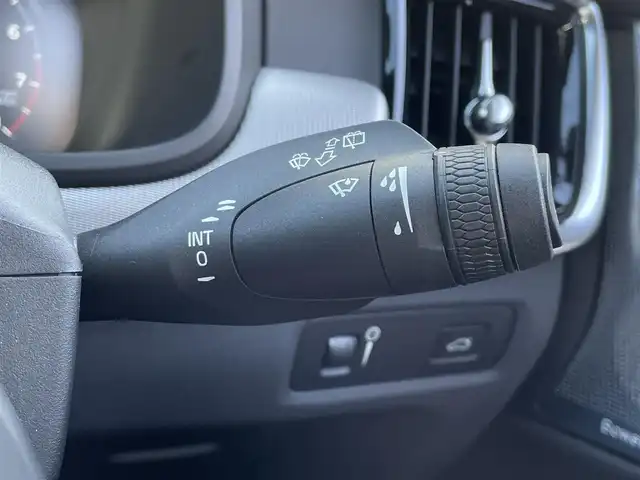 ボルボ Ｖ９０ B6 AWD Rデザイン 東京都 2020(令2)年 4.4万km 黒 ワンオーナー/Ｂ＆Ｗサウンド/純正ナビ/３６０°カメラ/レザーシート/シートヒーター/パノラマガラスルーフ/ドライブレコーダー/ETC/スマートキー