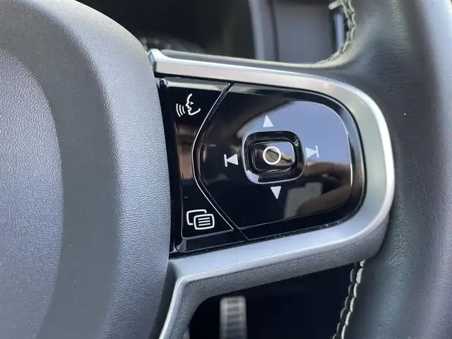 ボルボ Ｖ９０ B6 AWD Rデザイン 東京都 2020(令2)年 4.4万km 黒 ワンオーナー/Ｂ＆Ｗサウンド/純正ナビ/３６０°カメラ/レザーシート/シートヒーター/パノラマガラスルーフ/ドライブレコーダー/ETC/スマートキー