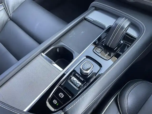 ボルボ Ｖ９０ B6 AWD Rデザイン 東京都 2020(令2)年 4.4万km 黒 ワンオーナー/Ｂ＆Ｗサウンド/純正ナビ/３６０°カメラ/レザーシート/シートヒーター/パノラマガラスルーフ/ドライブレコーダー/ETC/スマートキー