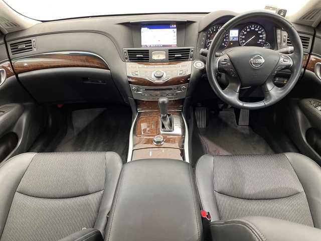 日産 フーガ 370GT FOUR 栃木県 2014(平26)年 3.7万km ブリリアントシルバー ４WD/純正メモリナビ/(CD/フルセグTV/AUX)/バックカメラ/前後コーナーセンサー/ビルトインETC/パワーシート/メモリーシート/禁煙車/オートライト/HIDヘッドライト/横滑り防止装置/フォグランプ/スマートキー/プッシュスタート/ステアリングスイッチ/革巻きステアリング/電動格納ミラー/純正１８インチアルミホイール/純正フロアマット