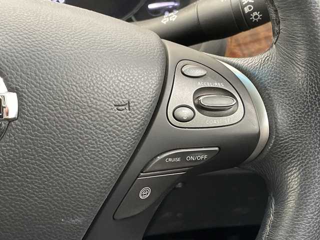 日産 フーガ 370GT FOUR 栃木県 2014(平26)年 3.7万km ブリリアントシルバー ４WD/純正メモリナビ/(CD/フルセグTV/AUX)/バックカメラ/前後コーナーセンサー/ビルトインETC/パワーシート/メモリーシート/禁煙車/オートライト/HIDヘッドライト/横滑り防止装置/フォグランプ/スマートキー/プッシュスタート/ステアリングスイッチ/革巻きステアリング/電動格納ミラー/純正１８インチアルミホイール/純正フロアマット