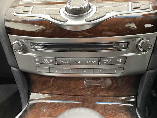 日産 フーガ 370GT FOUR 栃木県 2014(平26)年 3.7万km ブリリアントシルバー ４WD/純正メモリナビ/(CD/フルセグTV/AUX)/バックカメラ/前後コーナーセンサー/ビルトインETC/パワーシート/メモリーシート/禁煙車/オートライト/HIDヘッドライト/横滑り防止装置/フォグランプ/スマートキー/プッシュスタート/ステアリングスイッチ/革巻きステアリング/電動格納ミラー/純正１８インチアルミホイール/純正フロアマット