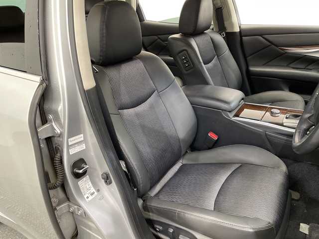 日産 フーガ 370GT FOUR 栃木県 2014(平26)年 3.7万km ブリリアントシルバー ４WD/純正メモリナビ/(CD/フルセグTV/AUX)/バックカメラ/前後コーナーセンサー/ビルトインETC/パワーシート/メモリーシート/禁煙車/オートライト/HIDヘッドライト/横滑り防止装置/フォグランプ/スマートキー/プッシュスタート/ステアリングスイッチ/革巻きステアリング/電動格納ミラー/純正１８インチアルミホイール/純正フロアマット