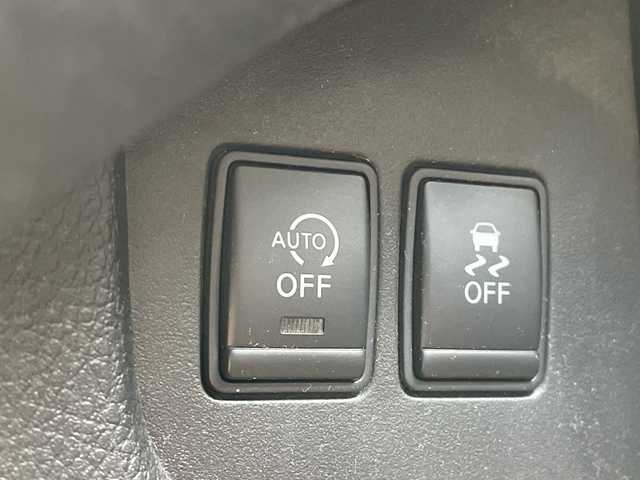 日産 セレナ HWS S HV Vセレ +SeftyⅡ 山形県 2016(平28)年 7.4万km ブルームーンホワイトP エマージェンシーブレーキ/車線逸脱警報/横滑り防止装置/社外ナビ（フルセグ/DVD/CD/BT）/全周囲カメラ/両側パワースライド/ビルトインETC/ドライブレコーダー/アイドリングストップ/クルーズコントロール/純正アルミホイール/冬タイヤ車載/白レザー調シートカバー/プッシュスタート